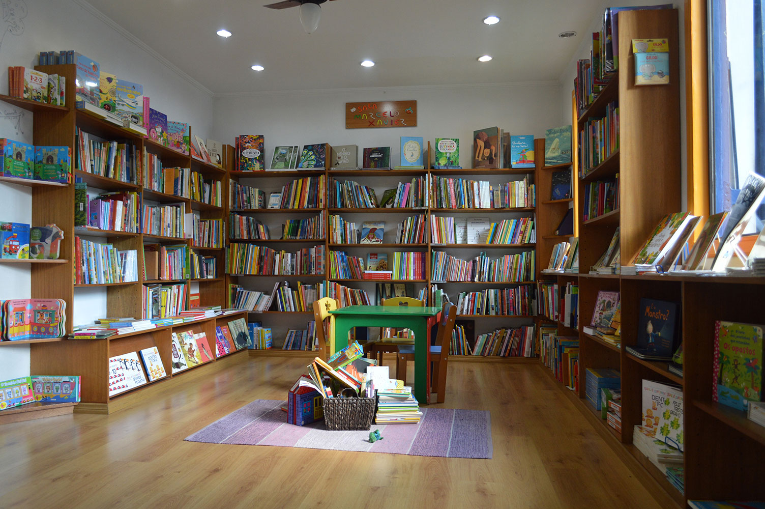 Queremos-passear-livrarias-e-bibliotecas-sp-casa-de-livros-05.jpg